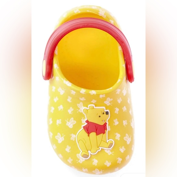 BRAND NEW Winnie the Pooh Baby Clogs Size 6 - Picture 1 of 6